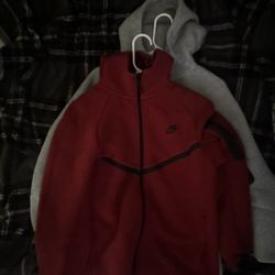 Red Nike Tech