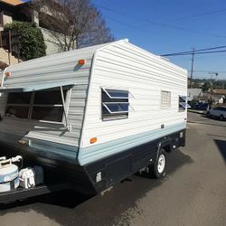 17ft 1988 Prowler Camping Trailer