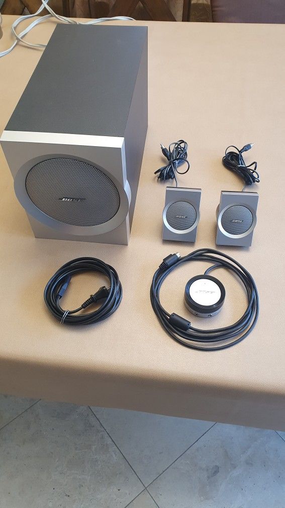 Bose Companion 3 Multimedia Speakers, Computer Laptop Turntable