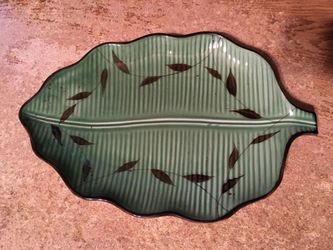 Decorative ceramic green leaf platter tray 14x9 in
