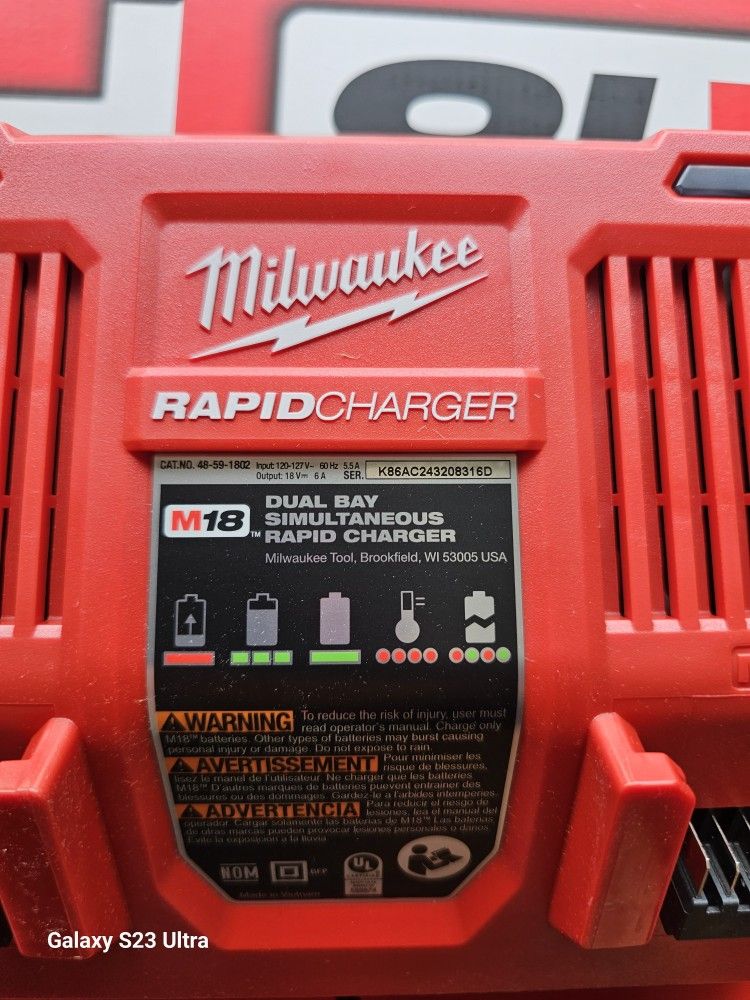 Milwaukee Cahrger