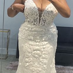 Wedding Dress: Maggie Sotter