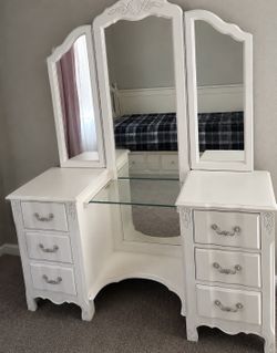 French Provincial Style White Tri-Fold Vanity with Mirror & 6 Drawers