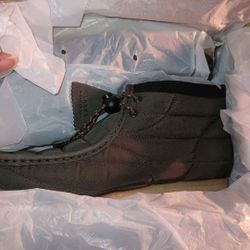 Brand New Clarks Wallabies Quilted Size 10.5