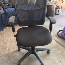 Pro-Line II 25.3 in. Width Big and Tall Black Upholstery Ergonomic Chair with Wheels