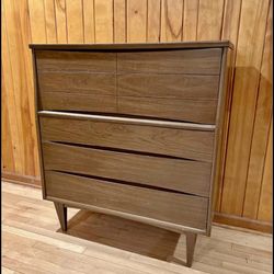 Kroehler Mid Century Modern Dresser 5 Drawers Chest of Drawer’s