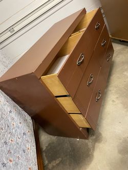Long Dresser