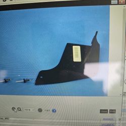 Spat, Rear Rocker Molding Spat