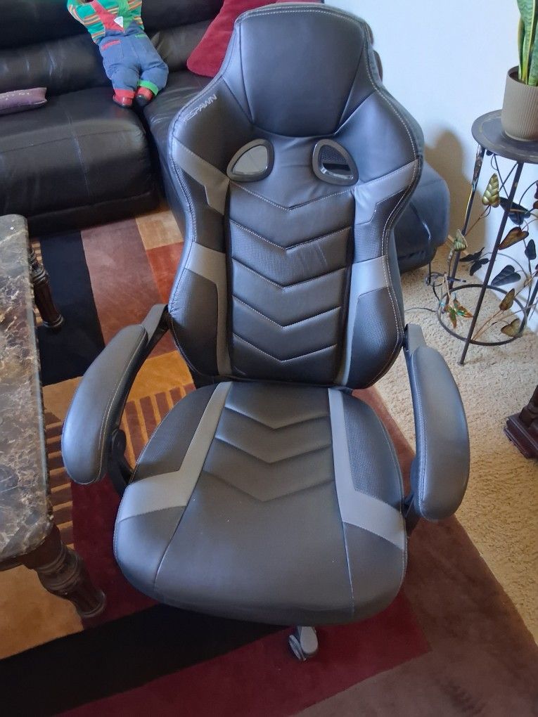 RESPAWN 110 Pro Gaming Chair