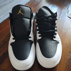 Nike Air Jordan Low Top Shoes, Gold, White, Black 11.5 NEW, GENUINE