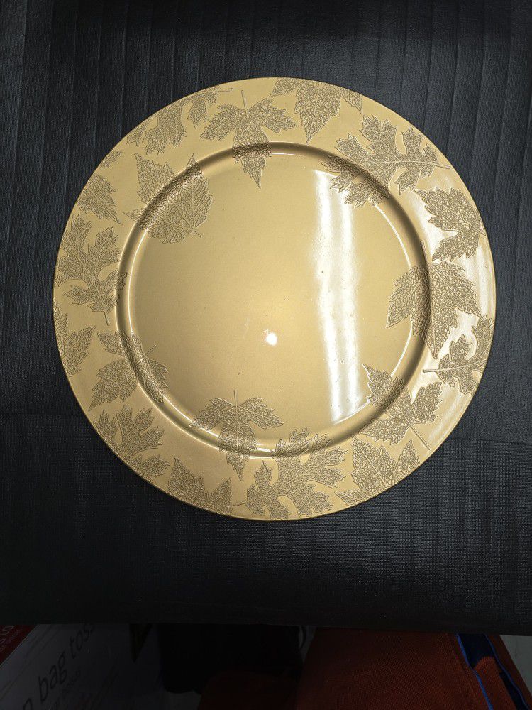 Gold Charger Plates (6)