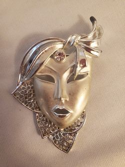 Vintage Mardi Gras mask pin/brooch