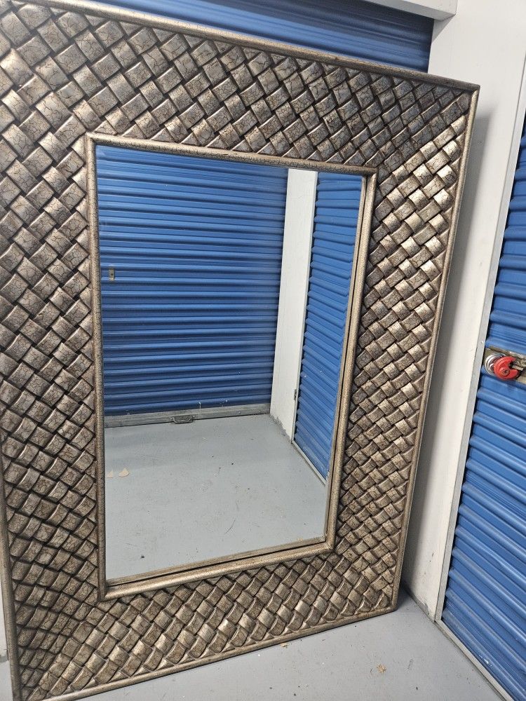 Mirror In Good Condition Like New