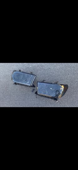 08-17 TOYOTA TUNDRA X TOYOTA SEQUOIA SMOKE STYLE HEADLIGHTS PAIR $60