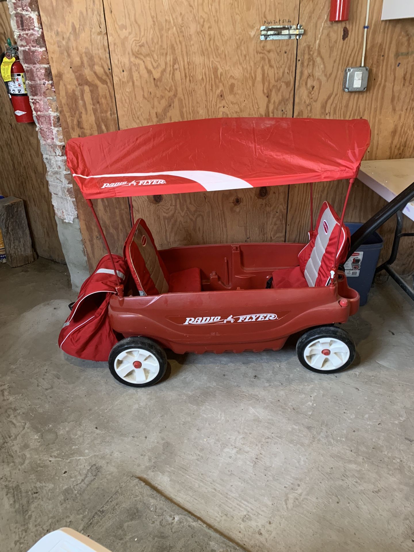 Radio Flyer Wagon 