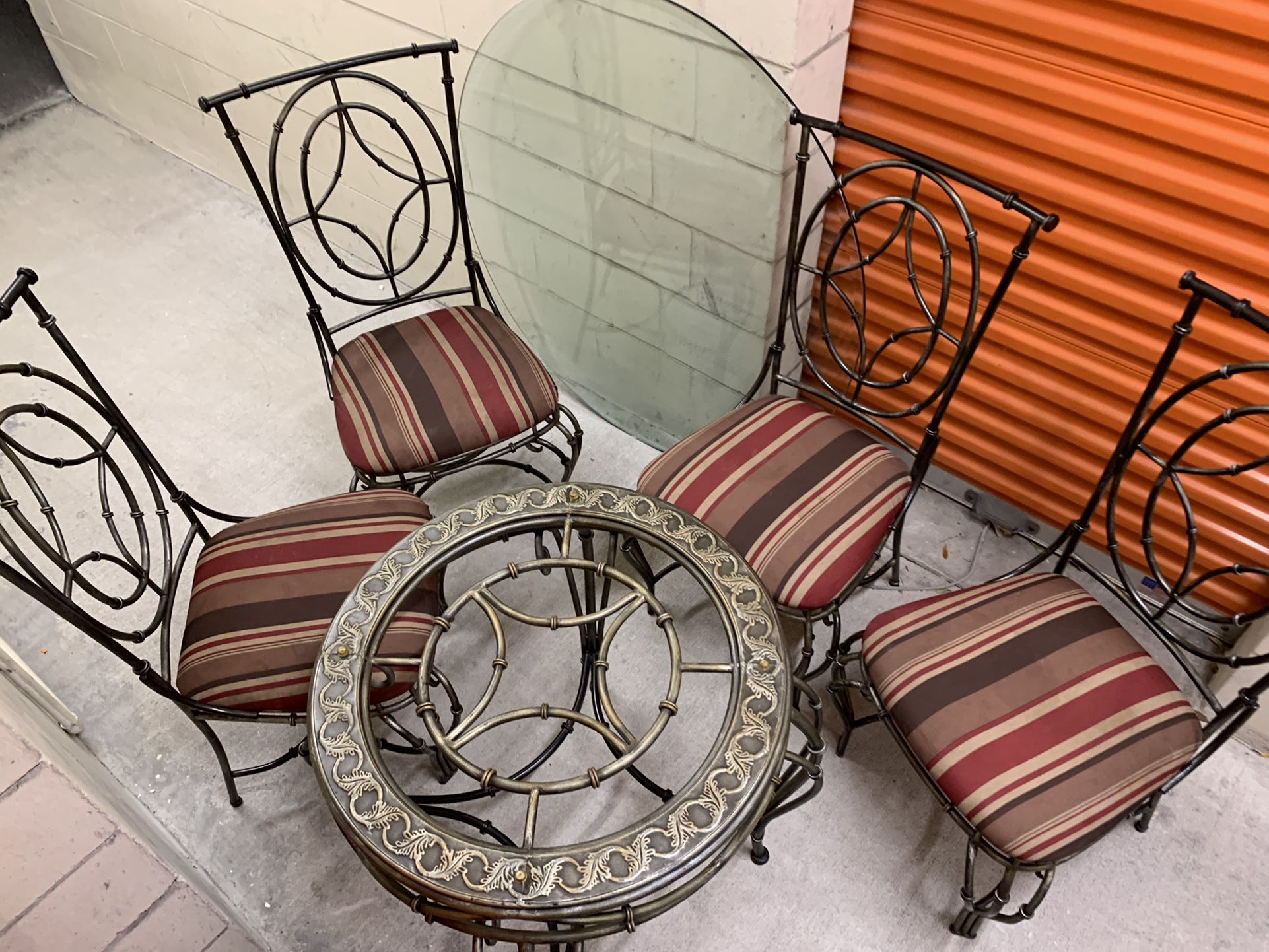 Dining Room Furniture Set $89 🎄🎈🎁🎄 Dining Furniture, Kitchen Dining Furniture, Glass Table, Table, Chair, Breakfast Furniture, Metal, Garage sell.