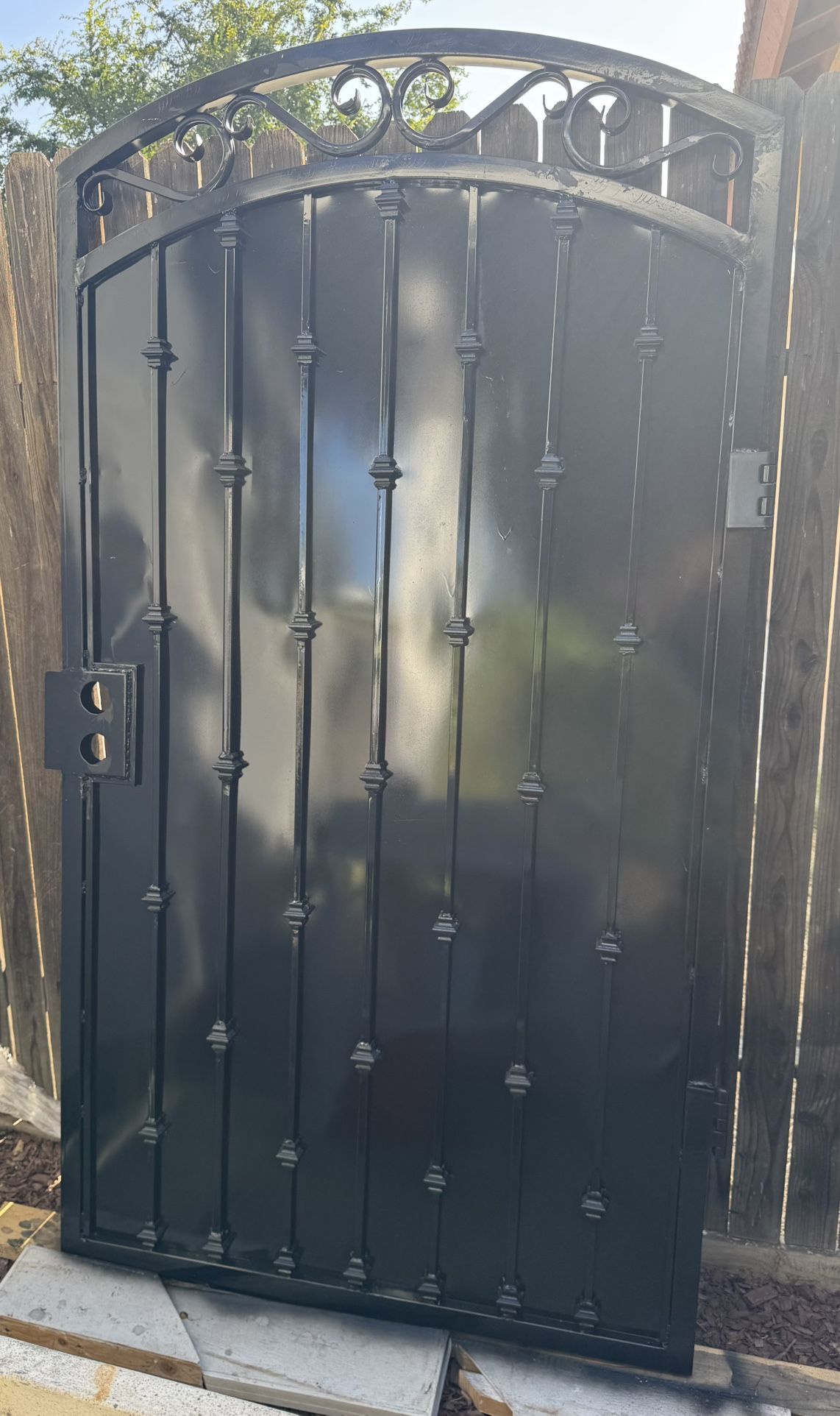 Side Gate New At A Vwry Low Price