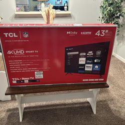 43” TCL Roku Smart Tv New