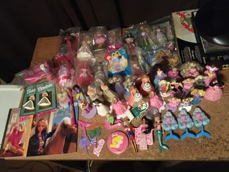 BIG LOT OF BARBIE TOYS PINS HALLMARK 47 FIGURES MCDONALDS HAPPY MEAL 15 SEALED