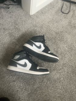 Trade or Sell – Air Jordan 1 mid Panda Size 9