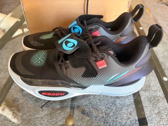 Mens basketball shoes