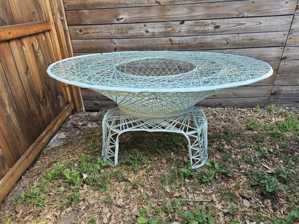 Russell Woodard outdoor table