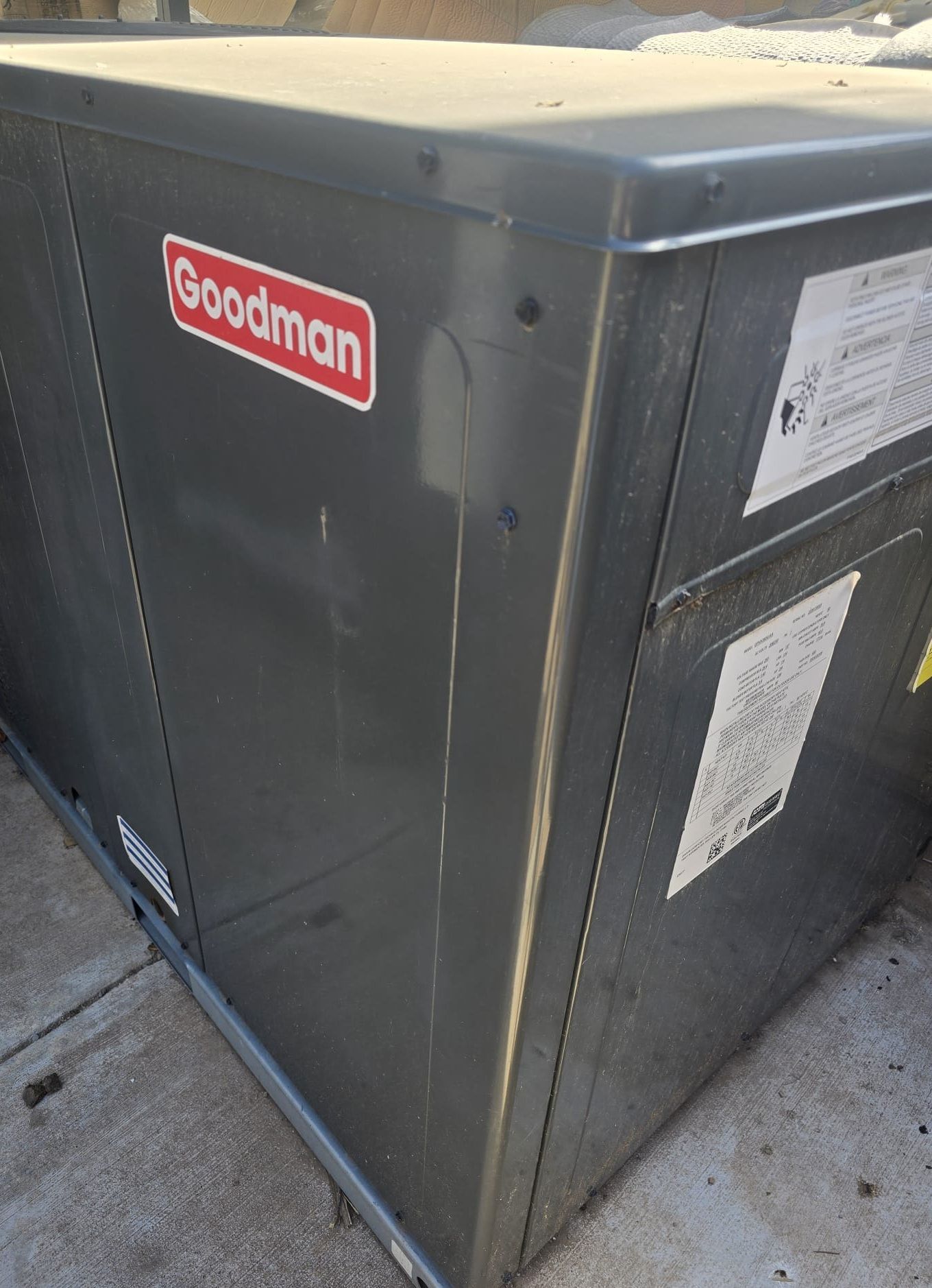air conditioner NEW  ac unit 5TON Goodman 10yr factory Warranty