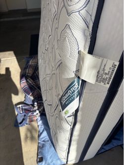 Queen size Beautyrest Recharge