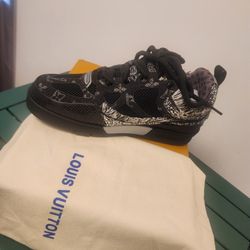 Louis Vuitton Men's 11 - $500 OBO