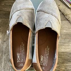 Toms Kids Size 3