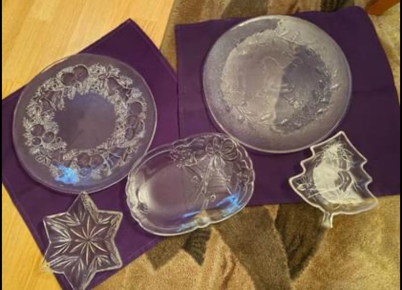 5 piece clear glass Holiday decor or serving pieces, all new, great for gifts too, porch pickup Mt Laurel