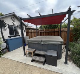 Sundance Spa Cameo 850 Hot Tub - Great Condition! Used. As-is.