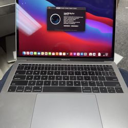 MACBOOK PRO- 2017- 13” - i5-8gb -256 Gb