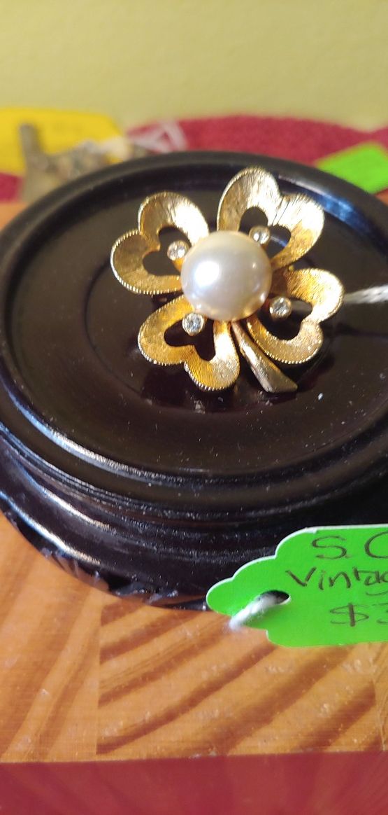 SARAH COVENTRY BROOCH