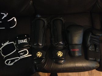 Boxing Gloves MMA Gloves Kickboxing Shin Guards