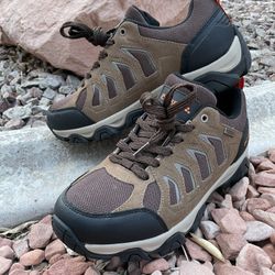 Bearpaw Hiking shoes size 7.5