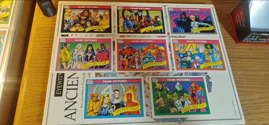 Marvel Universe Team Pictures Trading Cards Lot