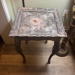 Goegeous vintage End Table 