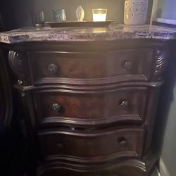  Nightstand 