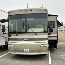2004 Winnebago Journey 36G 