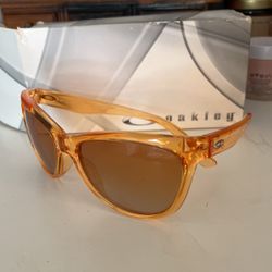 Oakley “Fringe” sunglasses