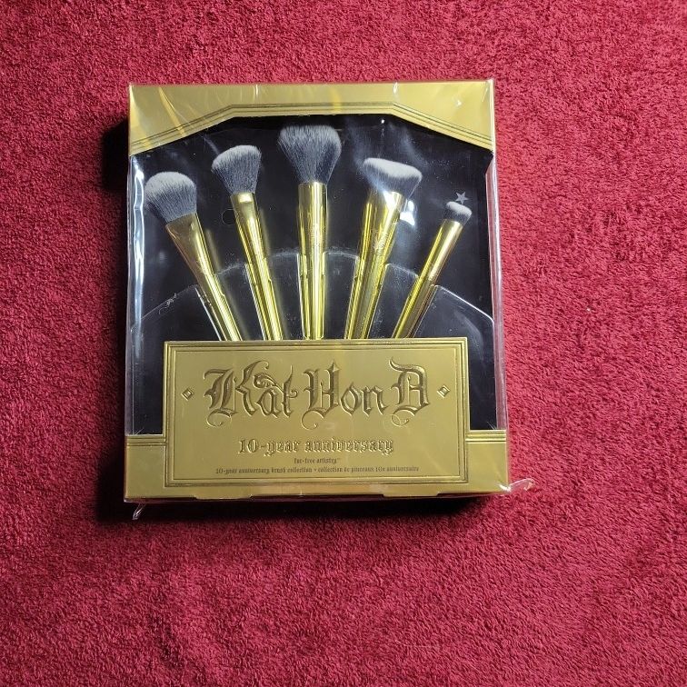 Kat Vond 10 Year Anniversary Brush Collection 