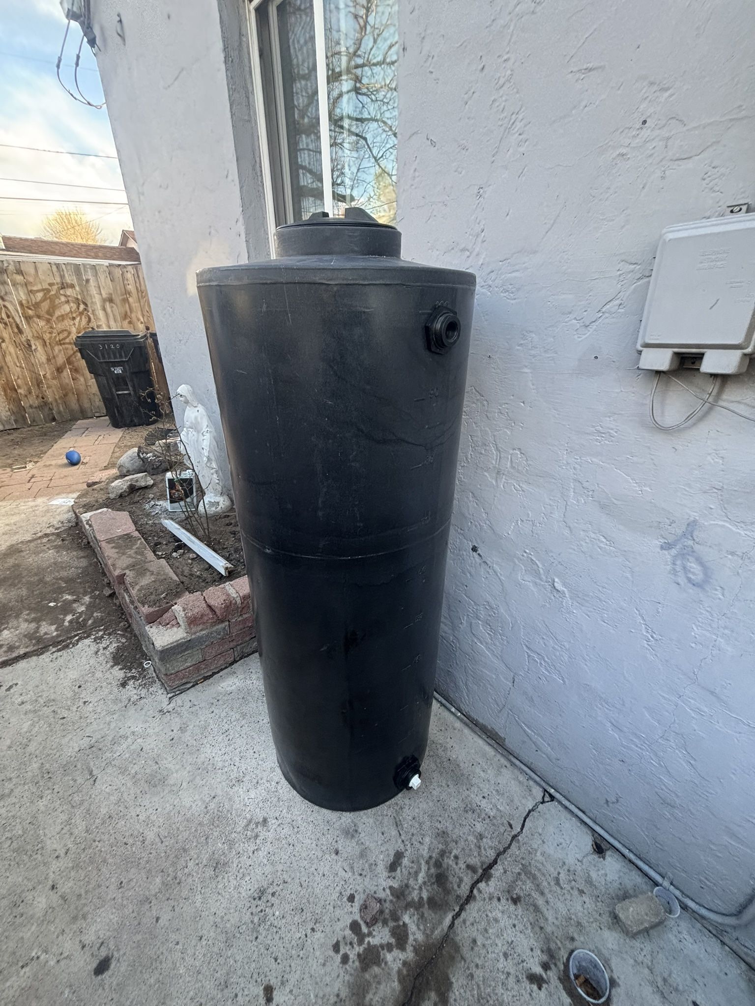 100 Gallon Water Tank 