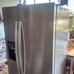 Whirlpool Refrigerator W33xD30.5xH65.5