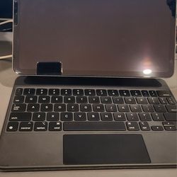 iPad Air 4th Gen 64GB + Keyboard Case
