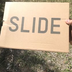 Yeezy slides With box