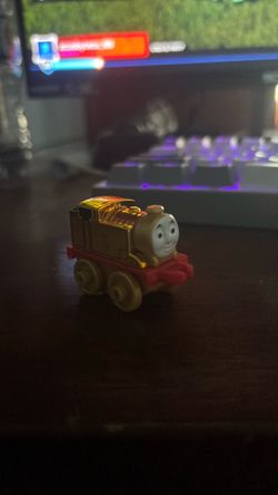 Mini gold Thomas the train
