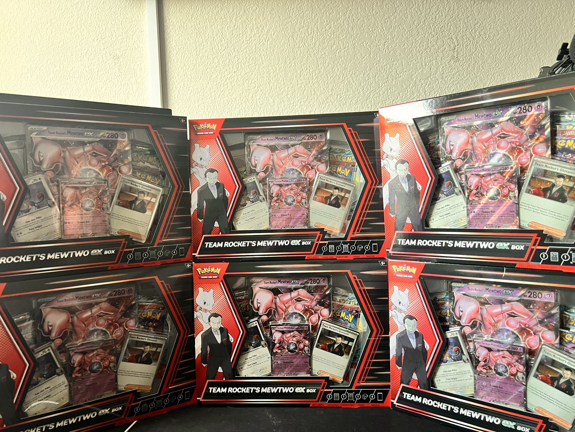 Team Rocket’s Mewtwo Ex Box