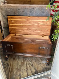 : Antique 1920s/30s Continental Desk Co. Cedar Hope Chest - Pristine Interior
