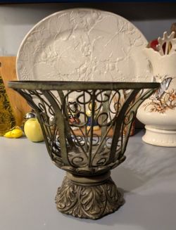  Wire Planter w/ Wood Base